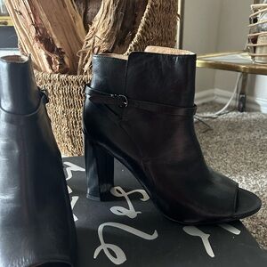Black Leather Booties Banana Republic Peep / Open Toe Size 8 Never Worn